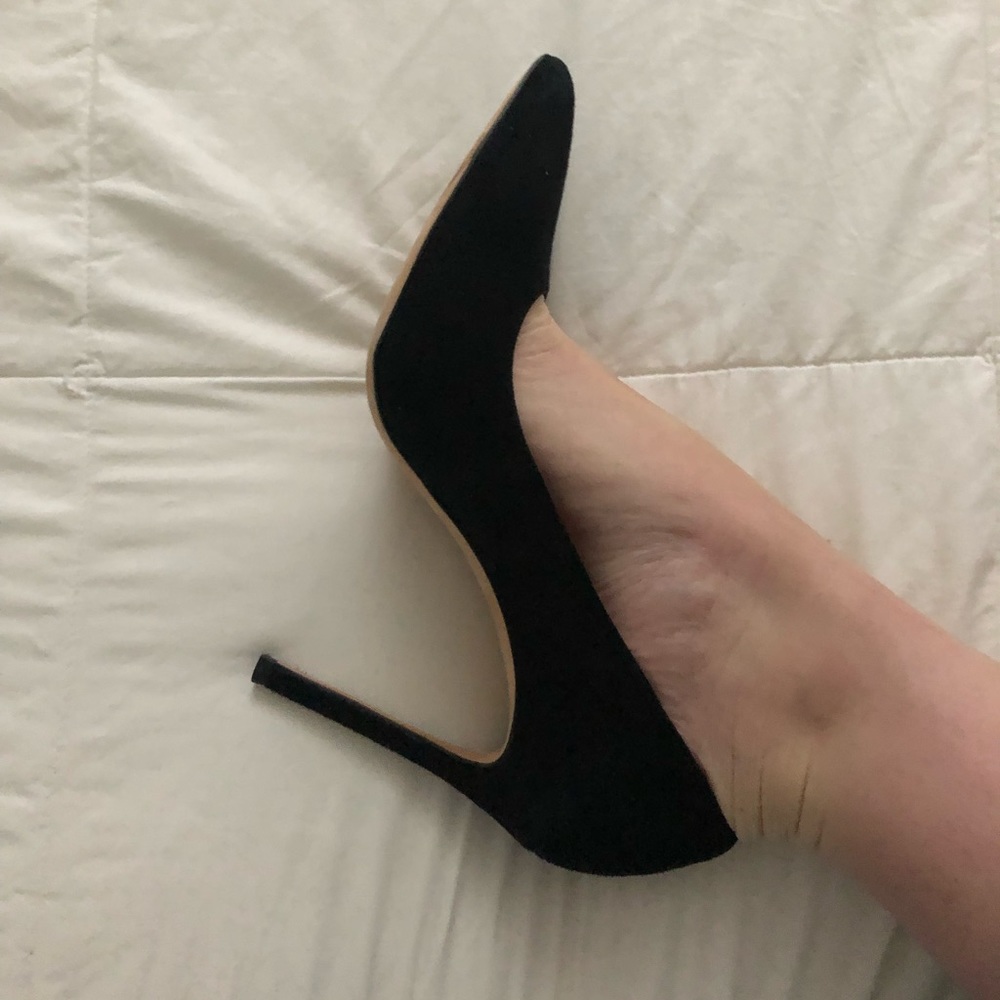 Beautiful black simple heels